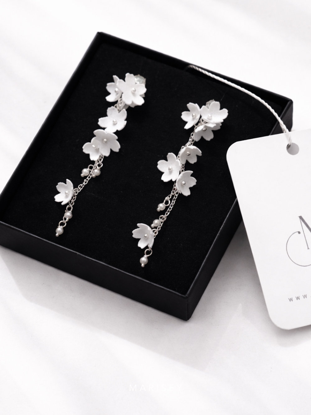 kolczyki ślubne długie wiszące z kwiatami